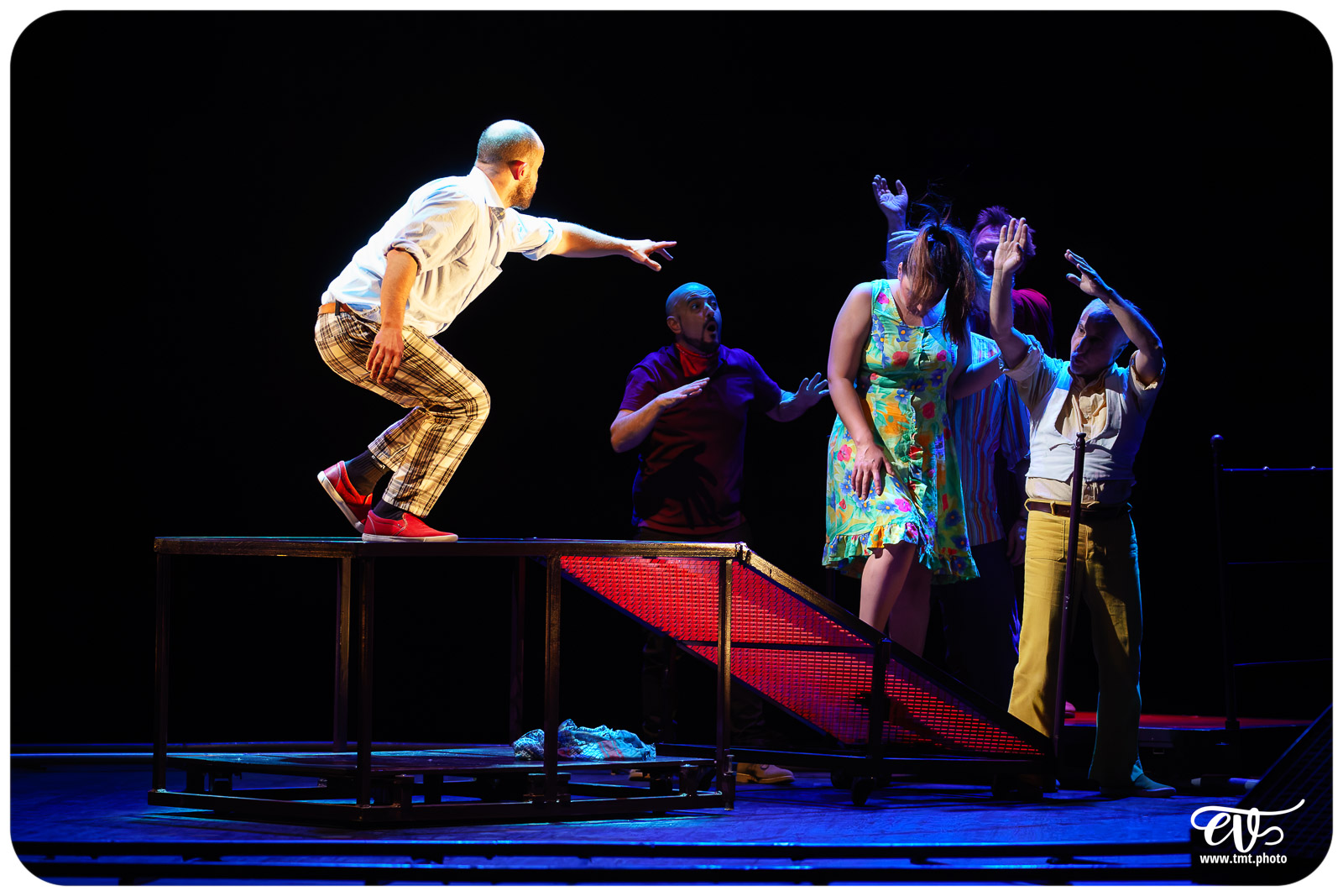 ANGÈLE (CARTOUN SARDINES THEATRE)